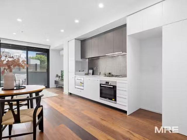 Unique 204/907 Dandenong Road, Malvern East, VIC 3145