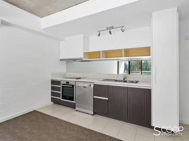 Cozy 20/59 Breaksea Drive, North Coogee, WA 6163