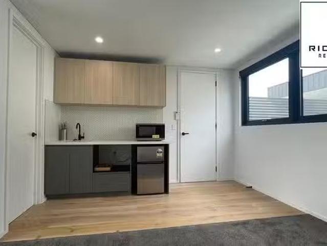 For Rent! 200 Ewen Street, Doubleview, WA 6018