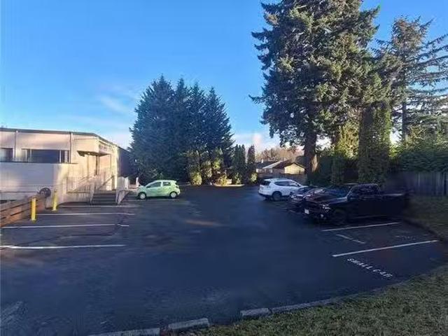 Charming 200 1585 Bowen Rd, Nanaimo, BC, V9G 1G4 commercial.