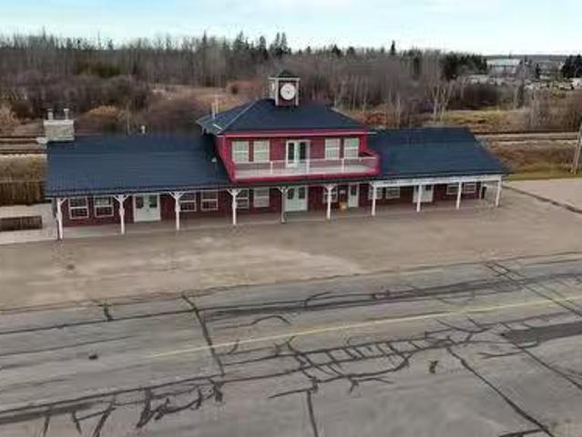 Deal! 201, 5020 Lac Ste Anne Trail S, Onoway, AB, T0E 1V0 co.