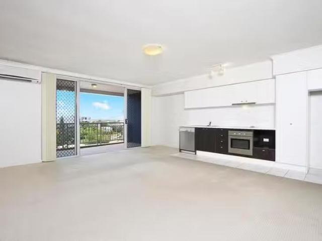 Deal! 203/18 Richmond Road, Morningside, QLD 4170