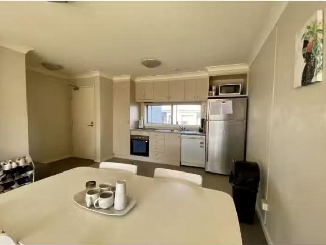 Cheap 203/5 Tudor Street, Newcastle West Apartment for rent L.