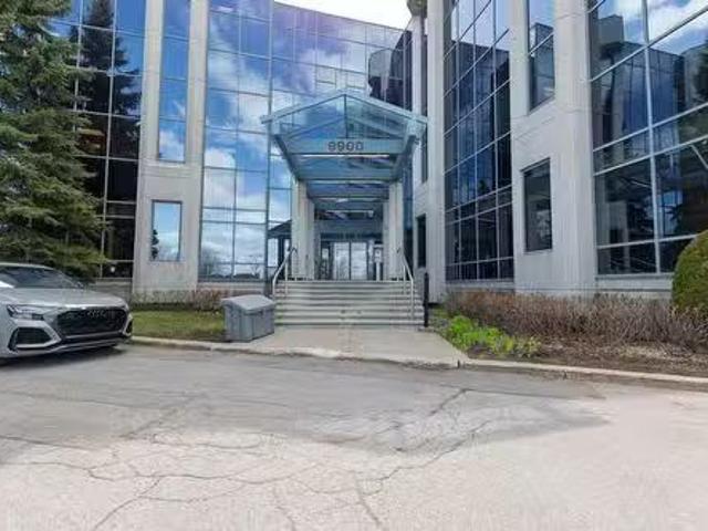 For Rent! 203 9900 Boul. Cavendish, Montréal Saint Laurent.