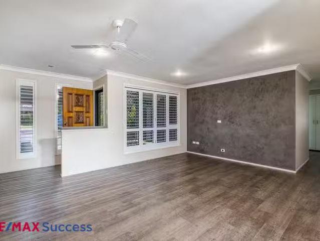 Charming 20 Hinkler Crescent, Wilsonton, QLD 4350
