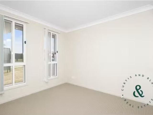 Nice 20 Lake View Crescent, RAYMOND TERRACE House for rent Li.
