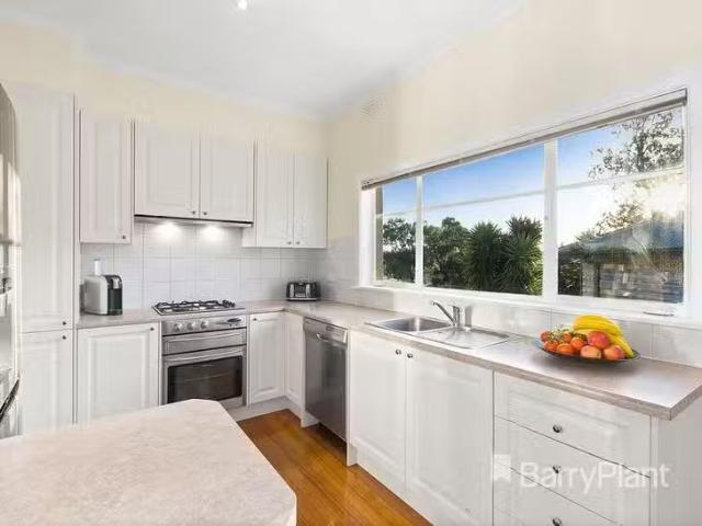 For Rent! 20 Mayona Road, Montmorency, VIC 3094