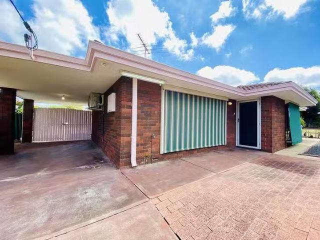 Charming 20 Roydon Way, Girrawheen, WA 6064