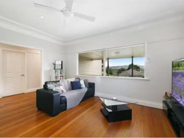 For Rent! 20 Regent Street, Cessnock House for rent Listed by.