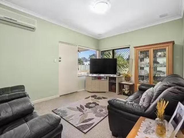 Unique 20 Williams Road, Coolbellup, WA 6163