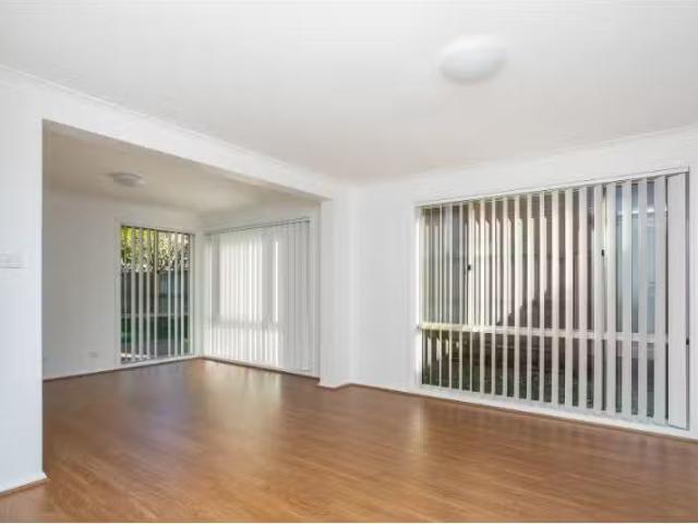 Rental! 20 Valley View Circuit, Warriewood House for rent Lis.
