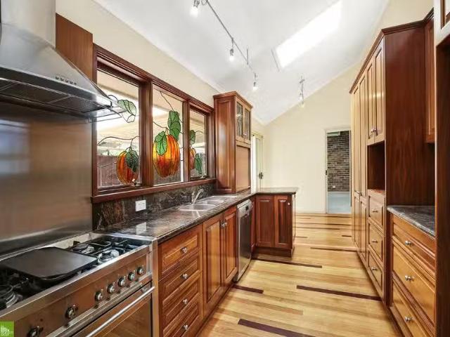 Charming 20 Zelang Avenue, FIGTREE House for rent Listed by F.