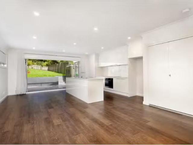 Just in! 20b Mangerton Road, Wollongong Townhouse for rent Li.