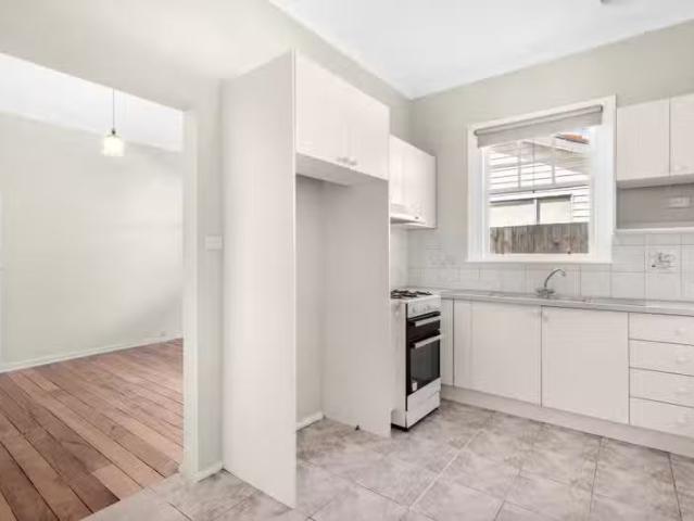 Nice 214 Stewart Street, Brunswick East VIC 3057