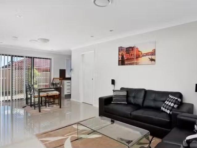 Rental! 2/14 16 Ramona Street, Quakers Hill Townhouse for rent.
