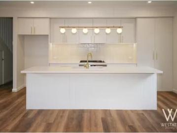 Cozy 214A Russell Street, Bathurst Apartment for rent Listed.
