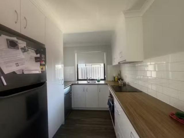 Unique 2/16 Barton, MOWBRAY House for rent Listed by Living H.