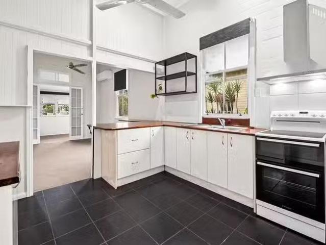 Cheap 2/17 Grimshaw Street, Parramatta Park, QLD 4870