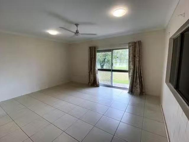 Rental! 2/19 Jackson Close, Westcourt, QLD 4870