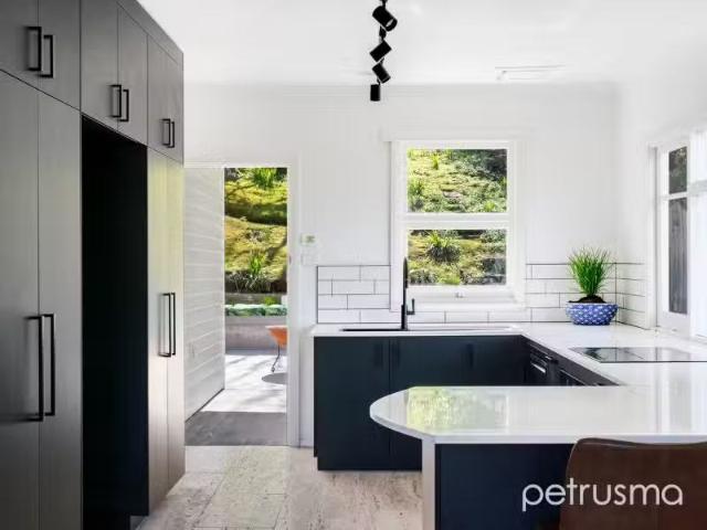 Cheap 2/19 Louden Street, South Hobart Apartment for rent Lis.