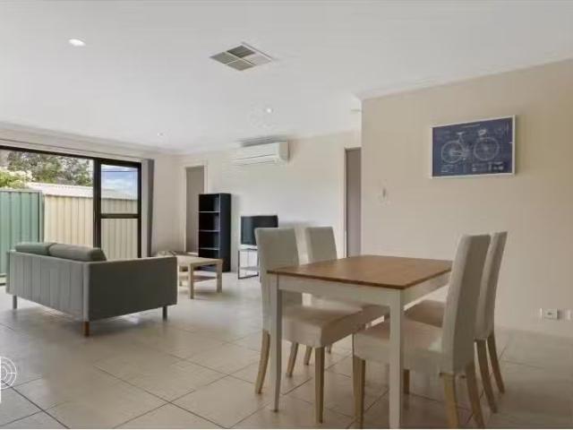 Just in! 2/19 Theodore Street, Curtin Townhouse for rent List.