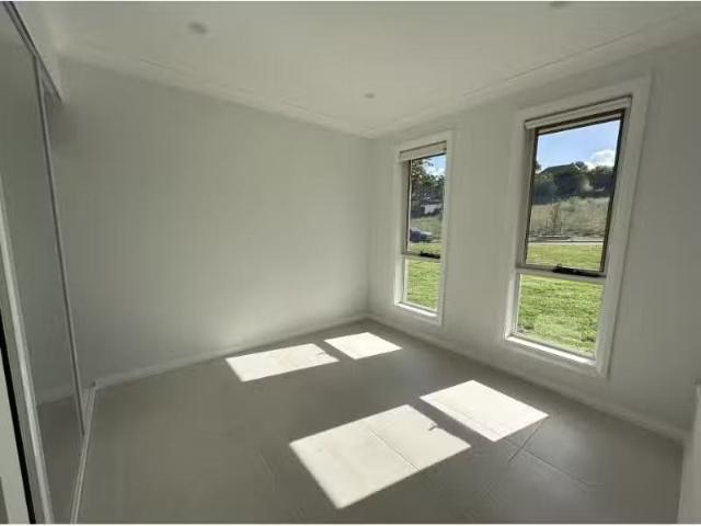 Nice 2/102 Pillar Street, BELLBIRD Townhouse for rent Listed.