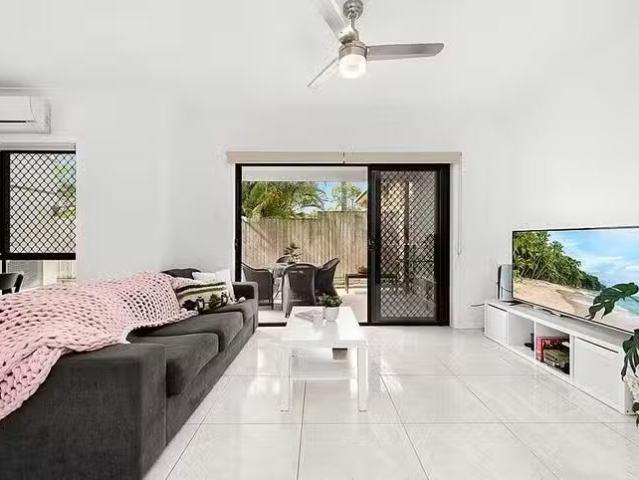 Unique 2/119 Jones Road, Carina Heights, QLD 4152
