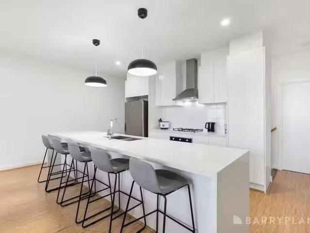 Rental! 2/11 Blair Street, Lilydale, VIC 3140