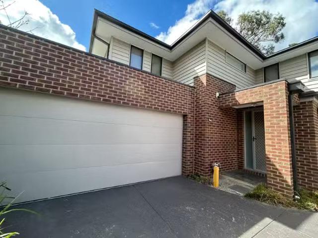 Just in! 2/12 Miller Street, Heidelberg Heights VIC 3081