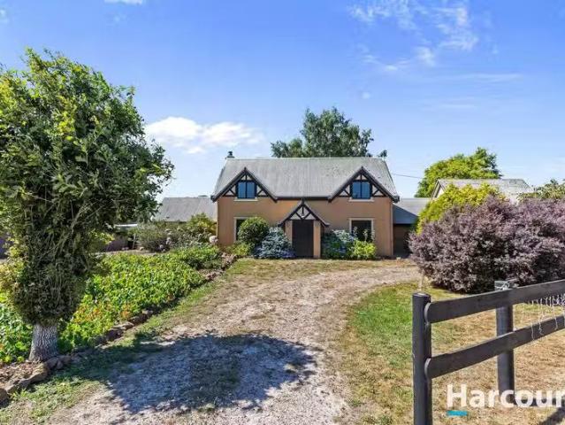 Deal! 213 Main Street, SHEFFIELD, TAS 7306 House for Rent