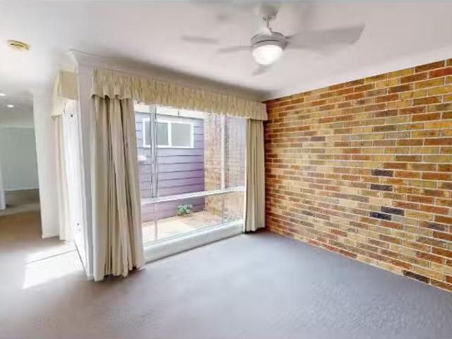 Deal! 2/13 Dianne Street, Elermore Vale Townhouse for rent Li.