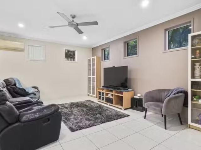 Unique 21 Enoggera Road, NEWMARKET, QLD 4051 House for Rent