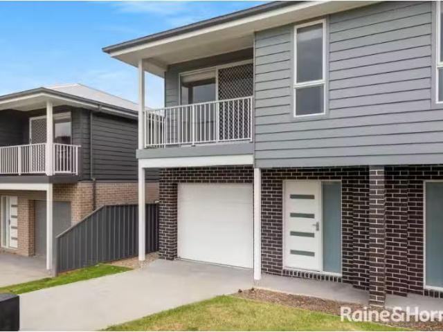 Deal! 2/1a Greens Road, GREENWELL POINT Townhouse for rent Li.