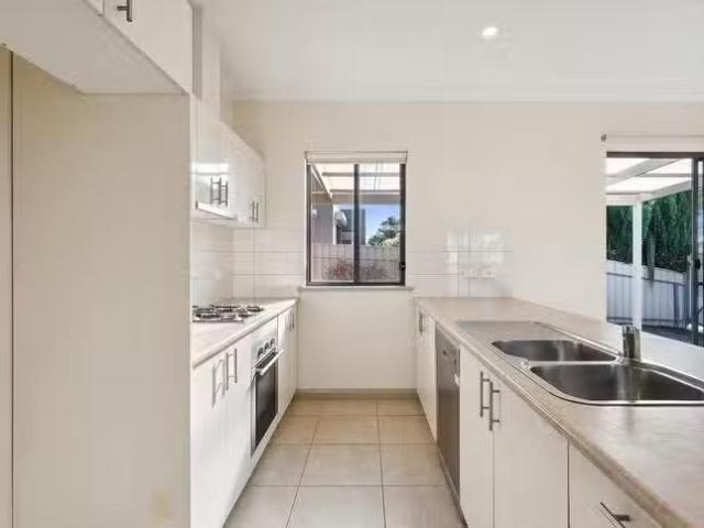 Charming 21C Hendon Street, Clovelly Park, SA 5042