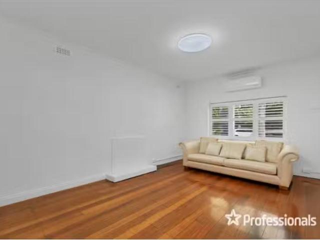 Cheap 2/240 Punt Road, PRAHRAN Apartment for rent Listed by J.