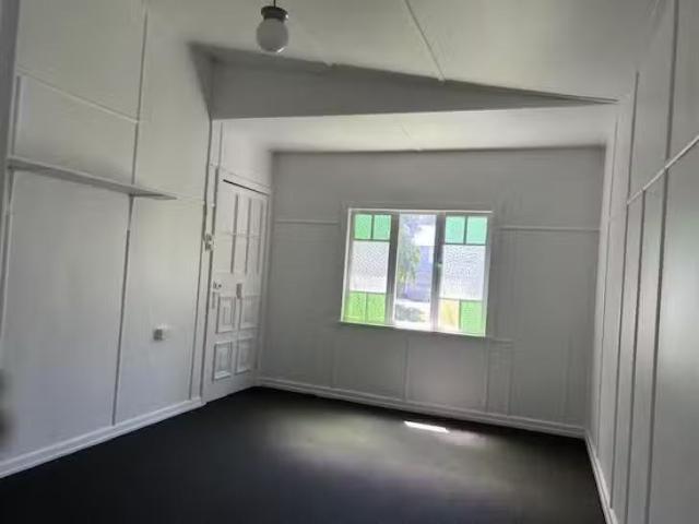 Unique 2/25 Sutton Street, Redcliffe, QLD 4020