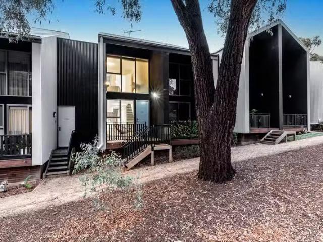 New 22/64 Bridge Street, Eltham VIC 3095