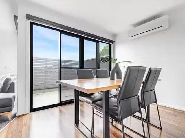 Nice 2/26 Noble Street, Noble Park, VIC 3174