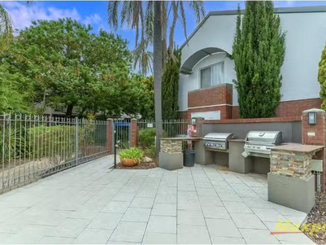 Rental! 2/281 Mill Point Road, South Perth Apartment for rent.