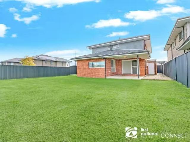 Unique 229 Elara Bvd, MARSDEN PARK House for rent Listed by S.