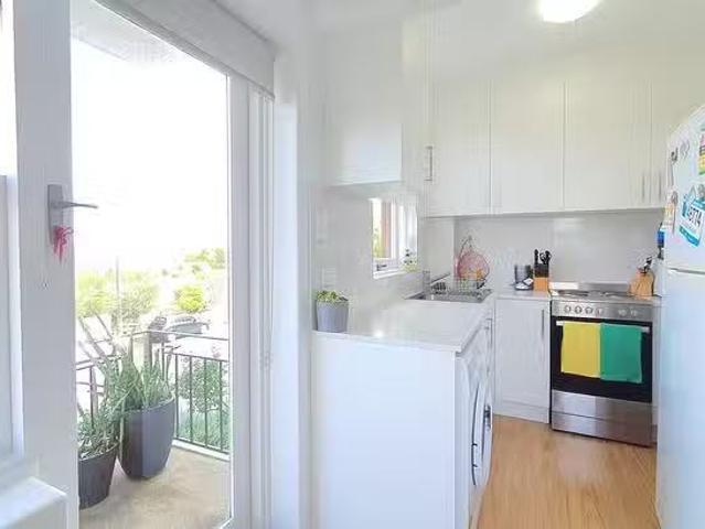 Cozy 2/20 Florence Street, Cremorne, NSW 2090