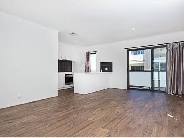 Cheap 22/12 Dulcie Holland Crescent, Moncrieff Townhouse for r.