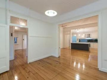 Unique 221 Water Street, Spring Hill, QLD 4000