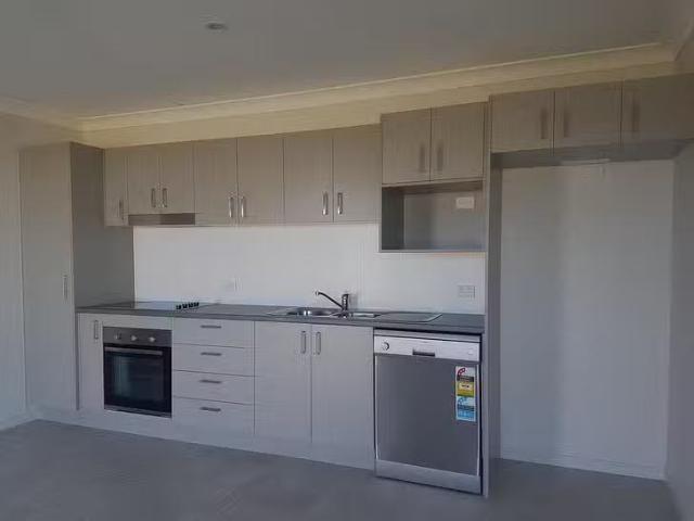 Unique 2/23 Eli Court, Kawungan, QLD 4655