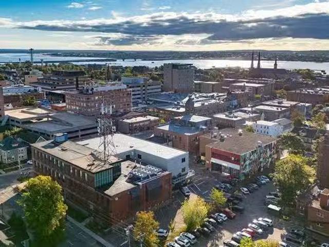 Charming 223 Queen Street, Charlottetown, PE, C1A 4B9 commer.