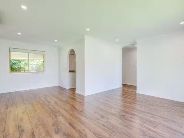Rental! 22 Constellation Drive, LOGANHOLME, QLD 4129 House f.