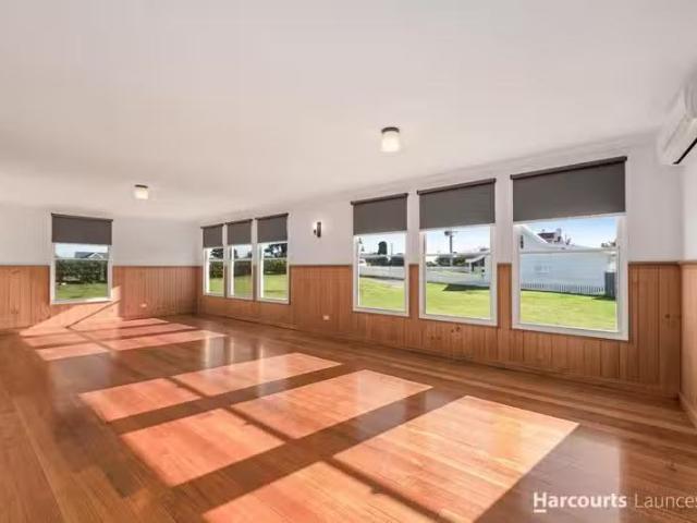 Charming 22 Gunn Parade, LOW HEAD, TAS 7253 House for Rent