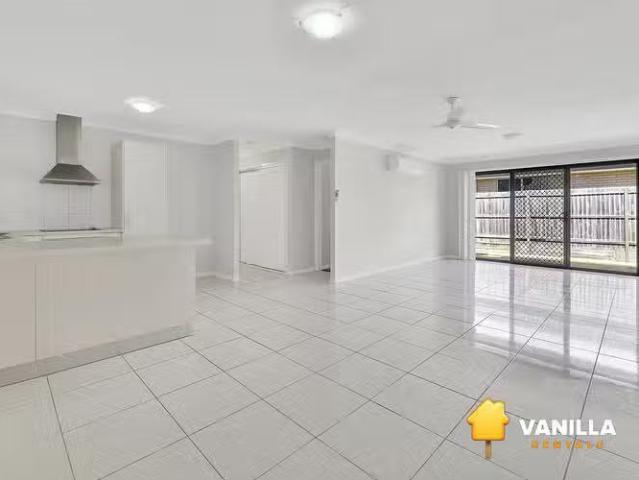 Deal! 2/2 Darter Close, Lowood, QLD 4311