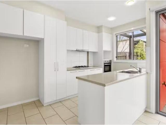Rental! 22 Errol Street, Crace House for rent Listed by Amand.
