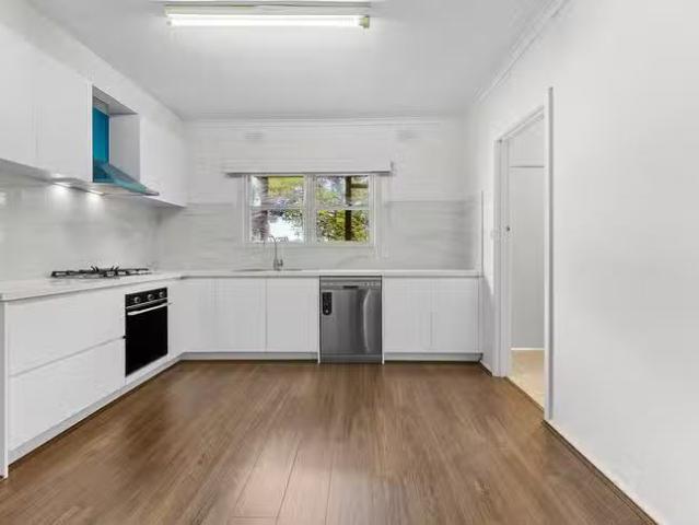 Unique 22 Lincoln Avenue, Glen Waverley, VIC 3150